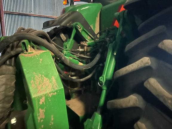 Image of John Deere 8320R equipment image 4