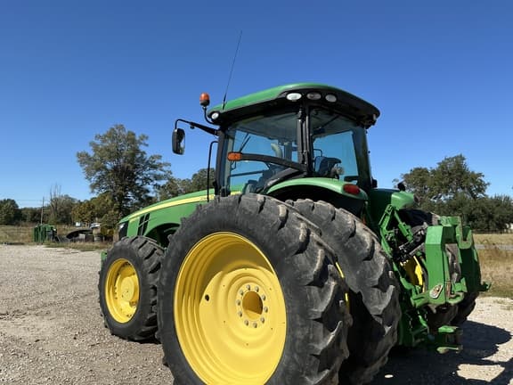 Image of John Deere 8320R equipment image 3