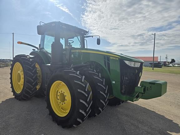 Image of John Deere 8320R equipment image 3