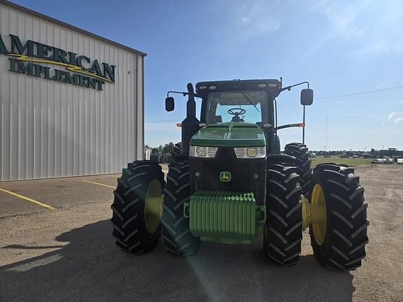Image of John Deere 8320R equipment image 2