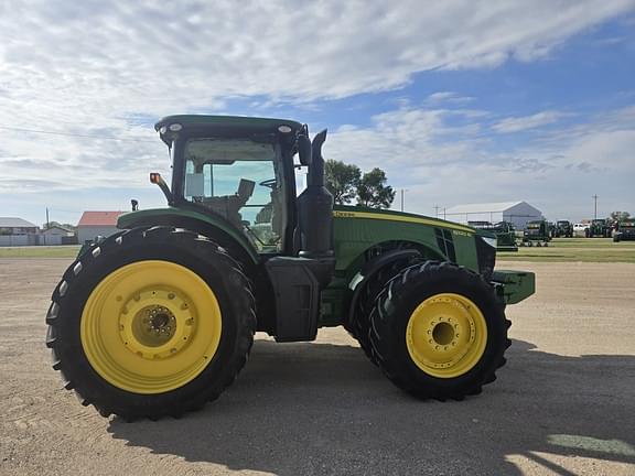 Image of John Deere 8320R equipment image 4
