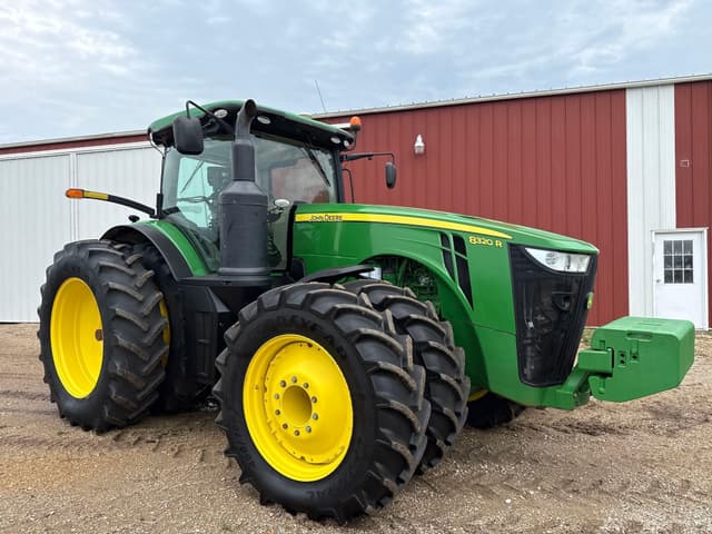 Image of John Deere 8320R equipment image 2