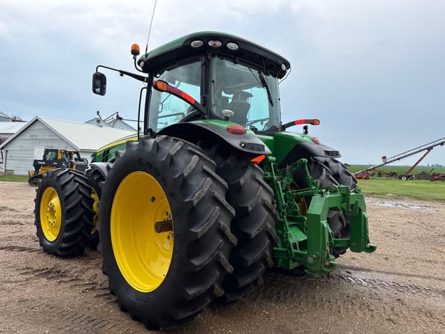 Image of John Deere 8320R equipment image 4