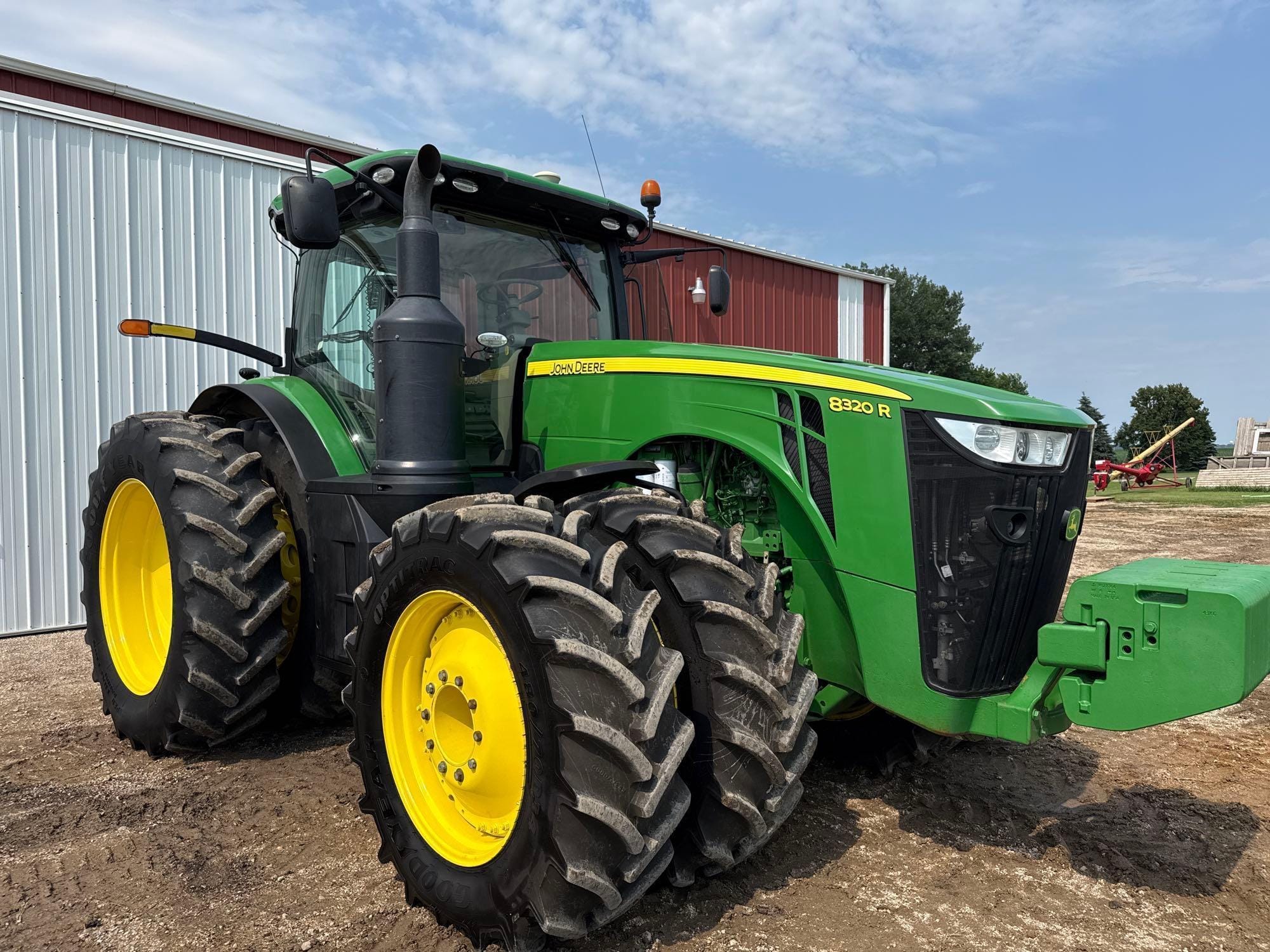 2014 John Deere 8320R Equipment Image0