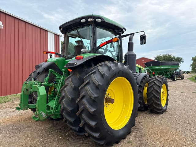 Image of John Deere 8320R equipment image 3