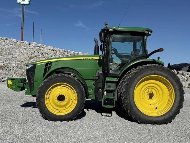 Image of John Deere 8320R equipment image 2