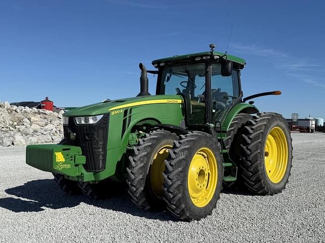 Image of John Deere 8320R equipment image 1