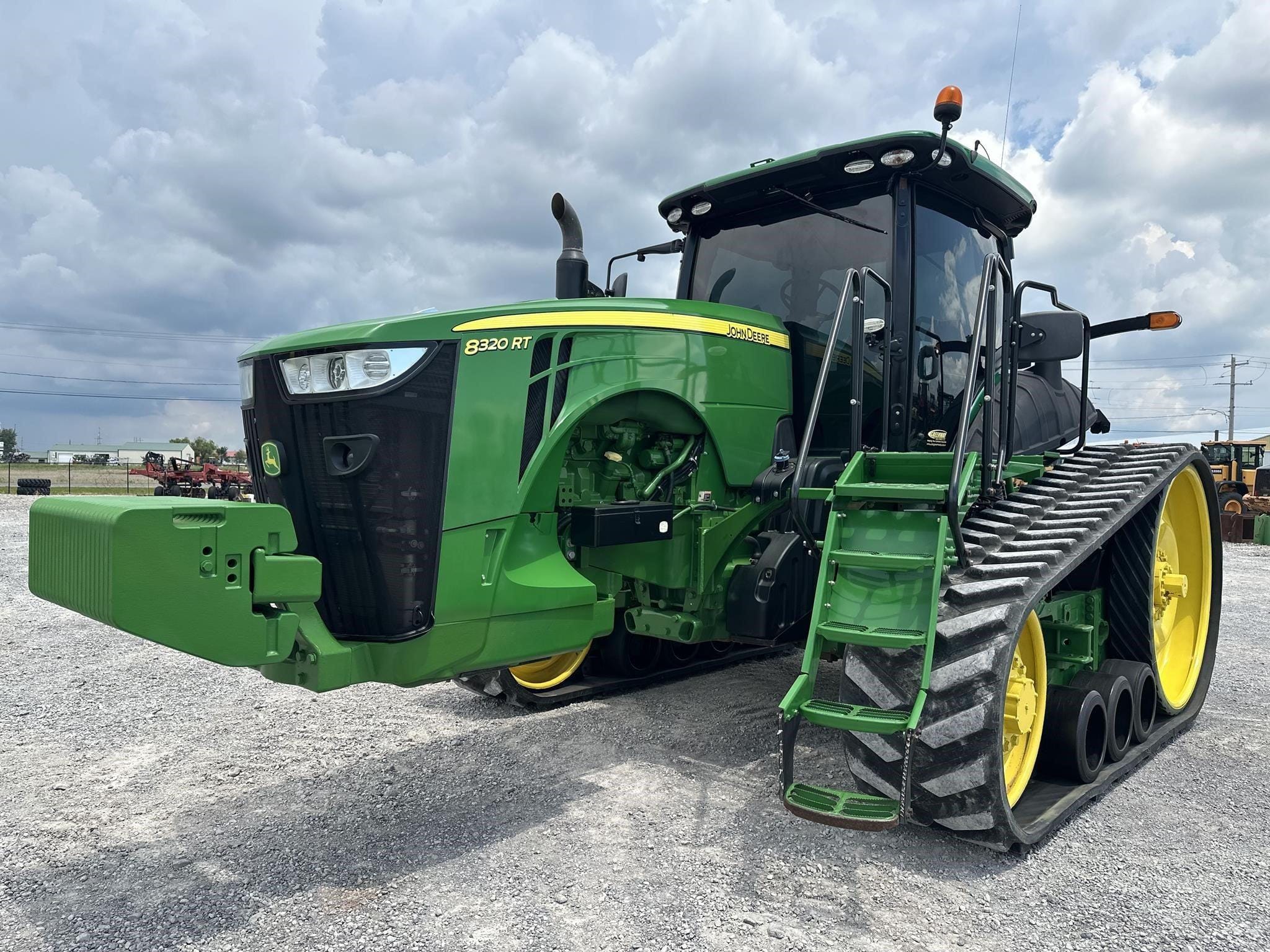 2014 John Deere 8320RT Equipment Image0