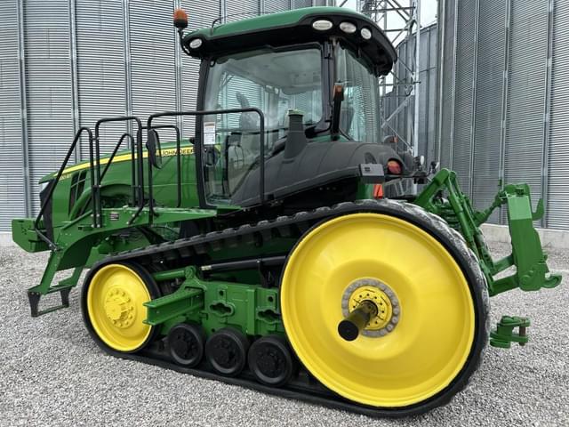 Image of John Deere 8320RT equipment image 4