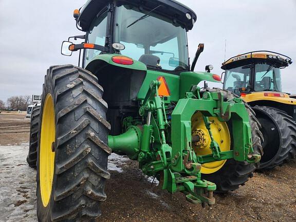 Image of John Deere 8335R equipment image 2