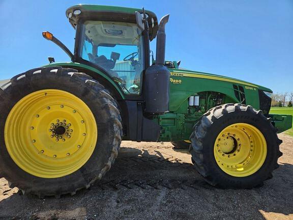 Image of John Deere 8335R equipment image 4