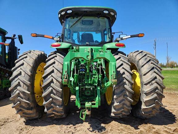 Image of John Deere 8335R equipment image 2