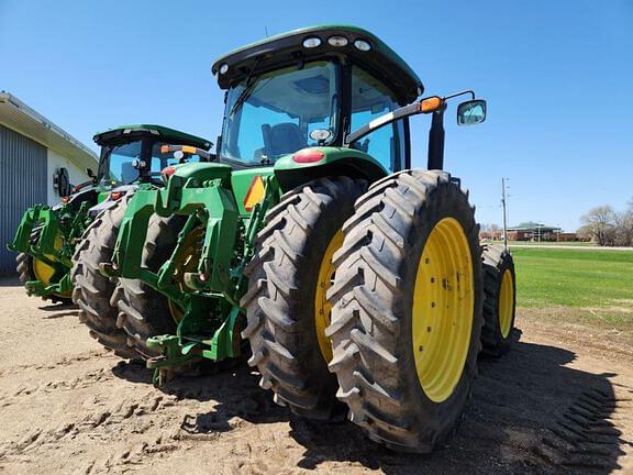 Image of John Deere 8335R equipment image 3