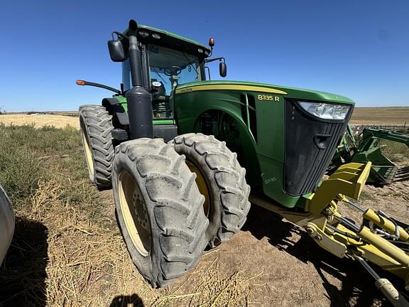 Image of John Deere 8335R equipment image 4