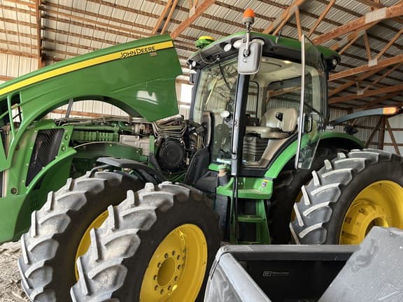 Image of John Deere 8335R equipment image 2