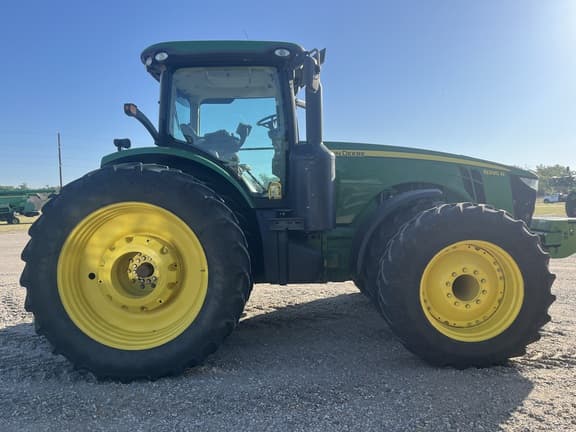 Image of John Deere 8335R equipment image 3