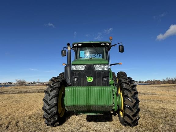 Image of John Deere 8335R equipment image 1