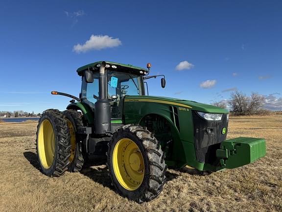 Image of John Deere 8335R equipment image 2