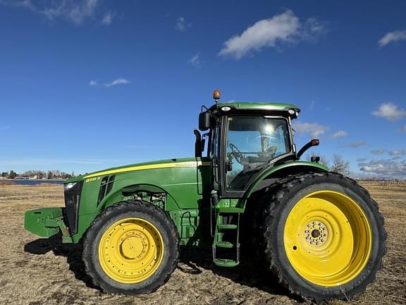 Image of John Deere 8335R equipment image 1