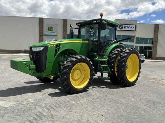 2014 John Deere 8335R Equipment Image0