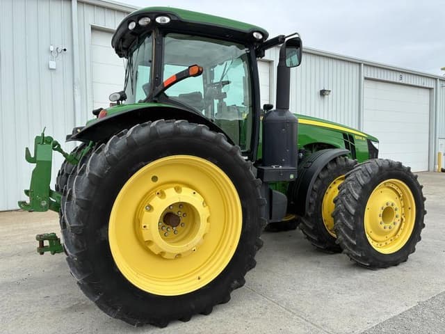 Image of John Deere 8335R equipment image 4