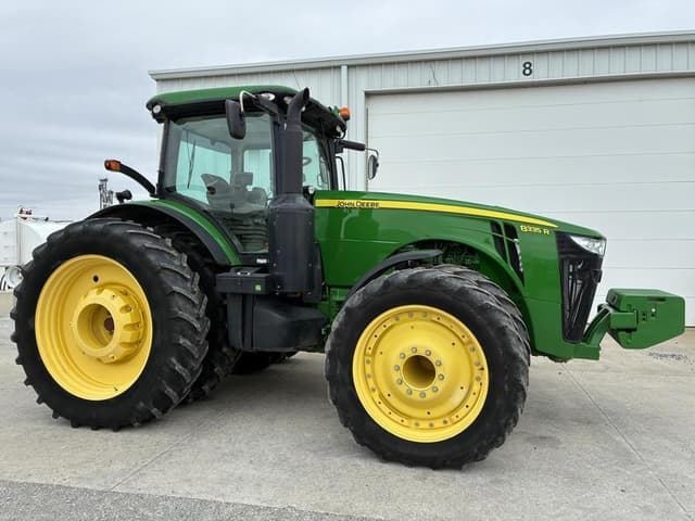 Image of John Deere 8335R equipment image 2