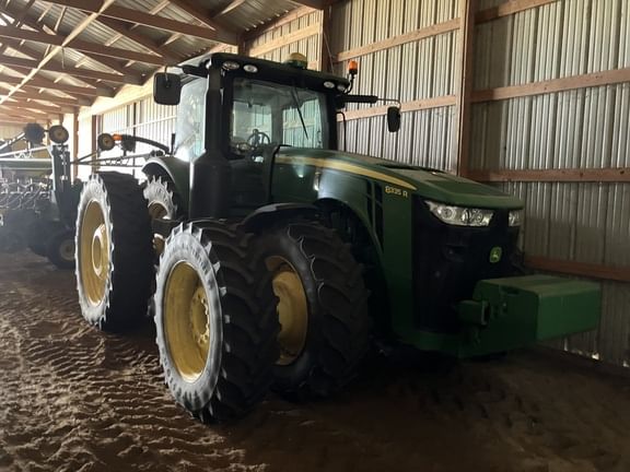 2014 John Deere 8335R Equipment Image0