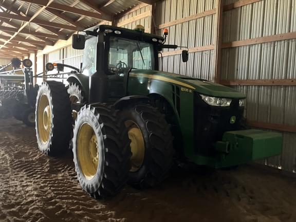 Image of John Deere 8335R Primary image