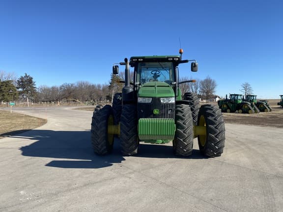 Image of John Deere 8335R equipment image 1
