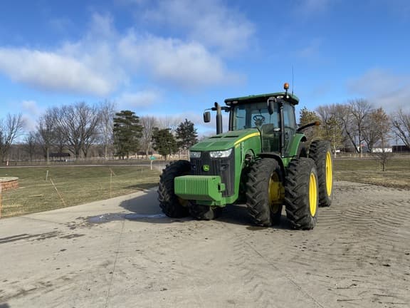 Image of John Deere 8335R equipment image 1