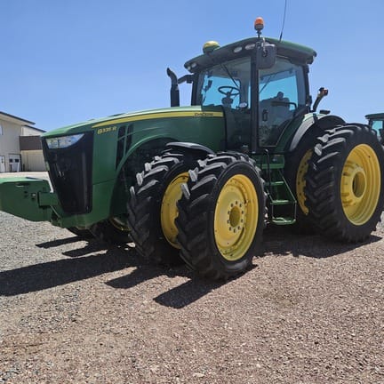 2014 John Deere 8335R Equipment Image0