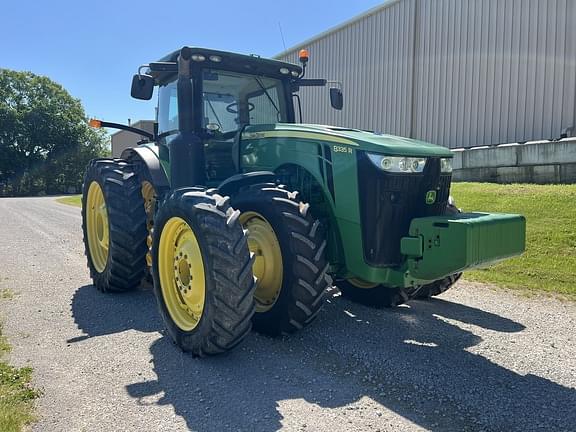 Image of John Deere 8335R equipment image 3