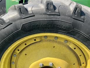 Main image John Deere 8335R 19