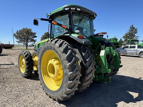 Image of John Deere 8335R equipment image 2