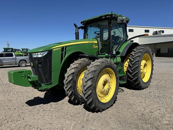 Image of John Deere 8335R equipment image 1