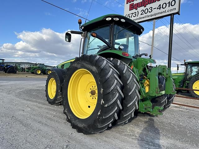 Image of John Deere 8335R equipment image 2