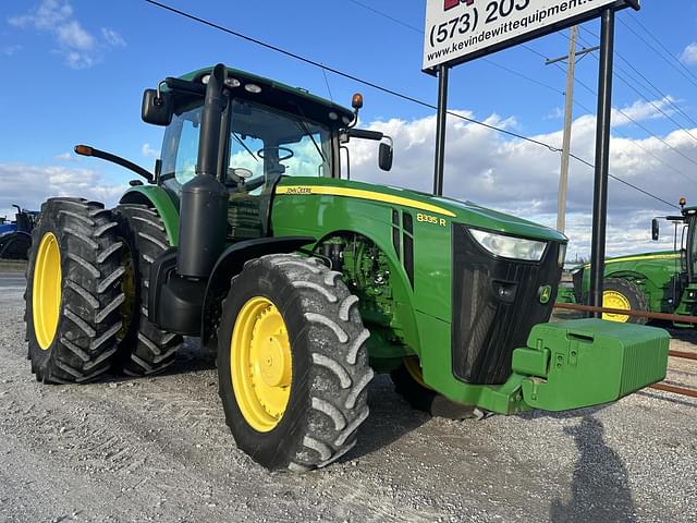 Image of John Deere 8335R equipment image 4