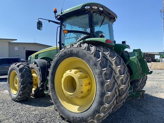 Image of John Deere 8335R equipment image 2