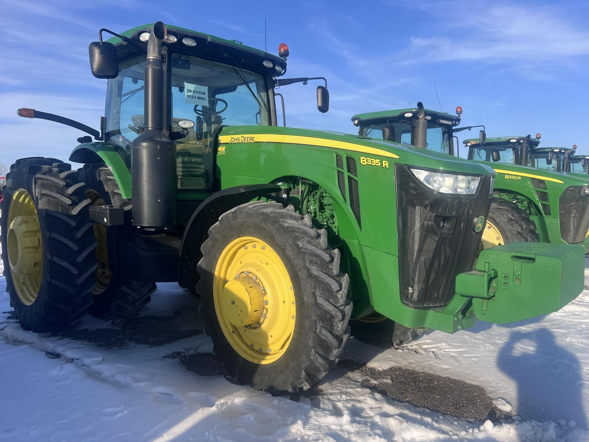 2014 John Deere 8335R Equipment Image0