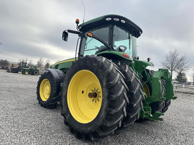 Image of John Deere 8335R equipment image 4