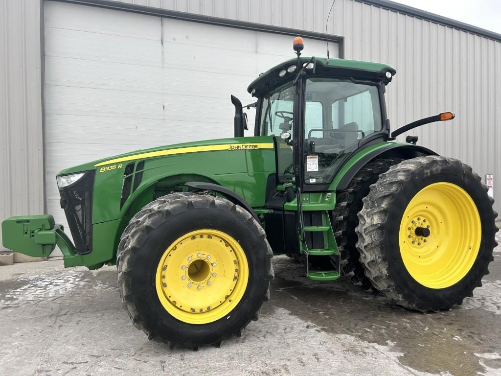 2014 John Deere 8335R Equipment Image0