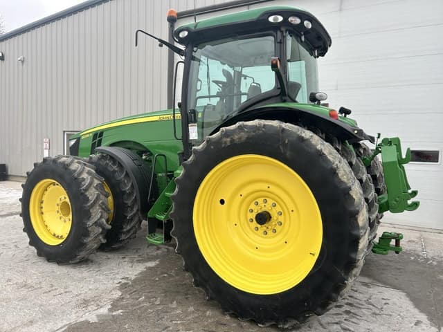 Image of John Deere 8335R equipment image 4