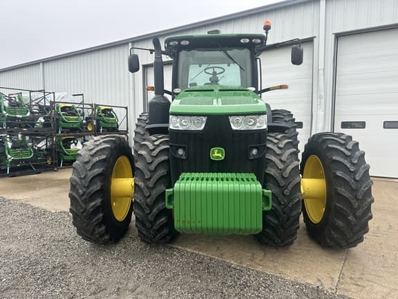 Image of John Deere 8335R equipment image 3