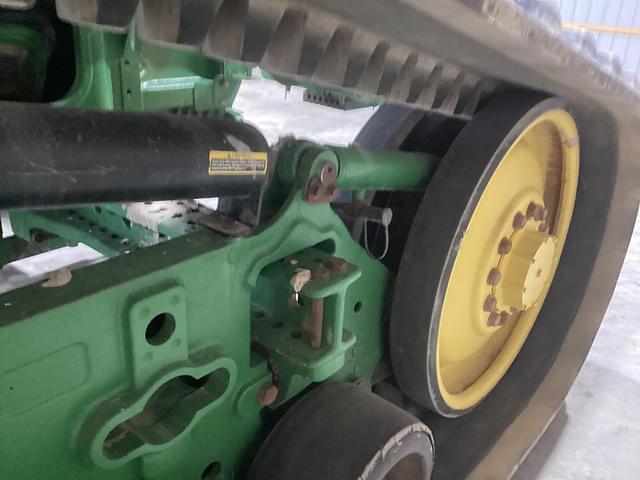 Image of John Deere 8335RT equipment image 4