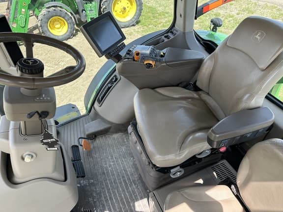 Image of John Deere 8345R equipment image 4