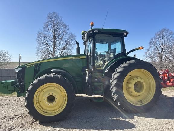 Image of John Deere 8345R equipment image 1