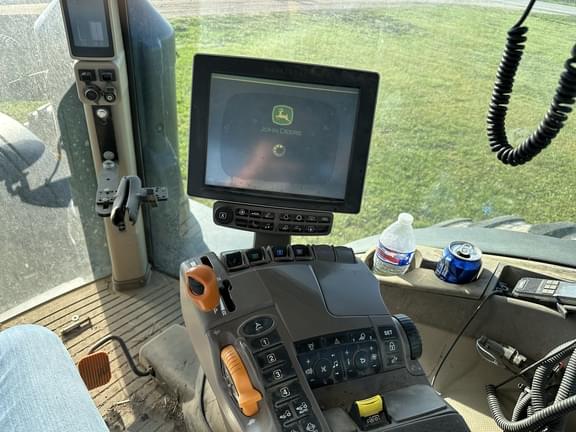 Image of John Deere 8345R equipment image 4