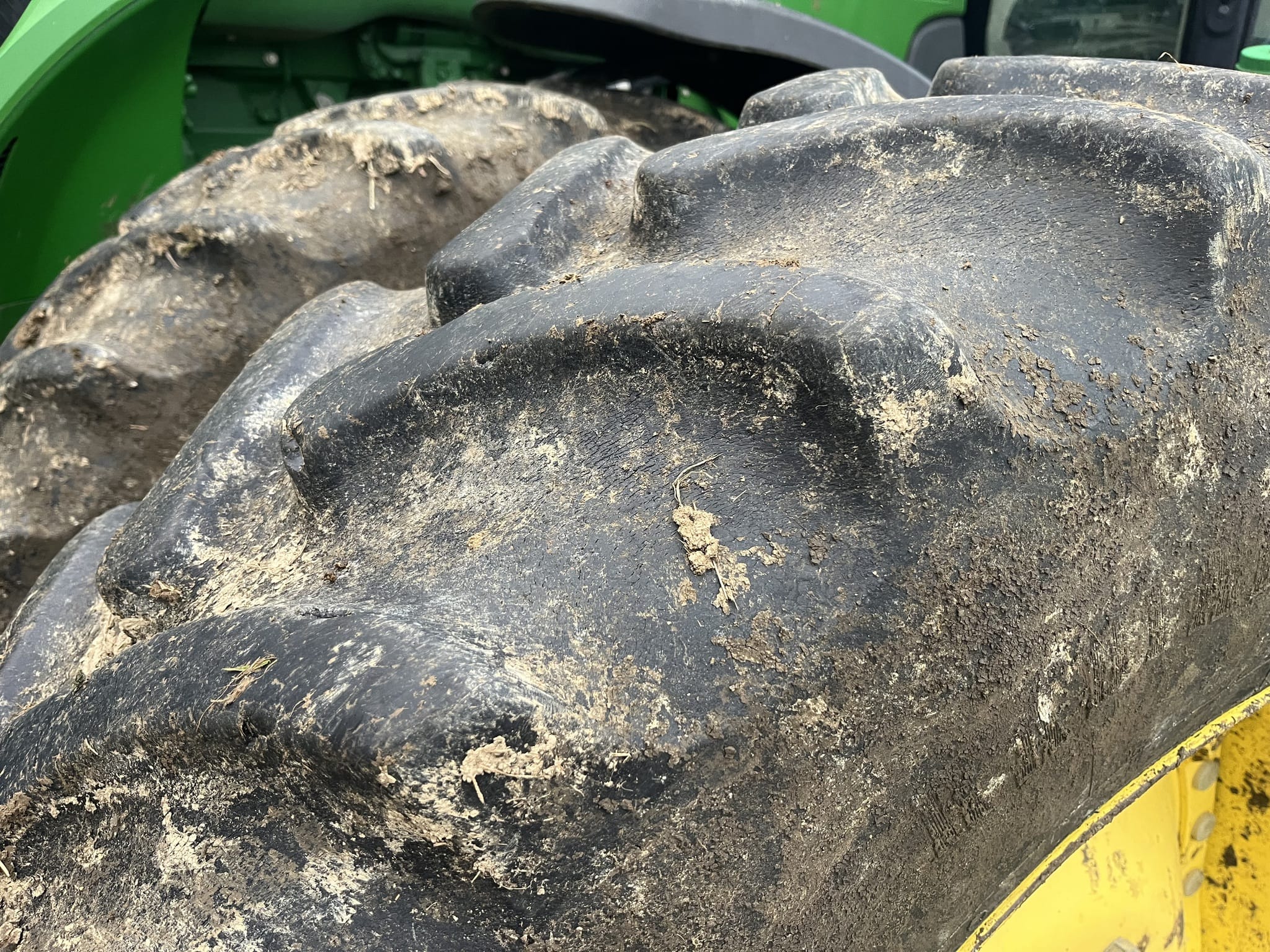 2014 John Deere 8345R Equipment Image0