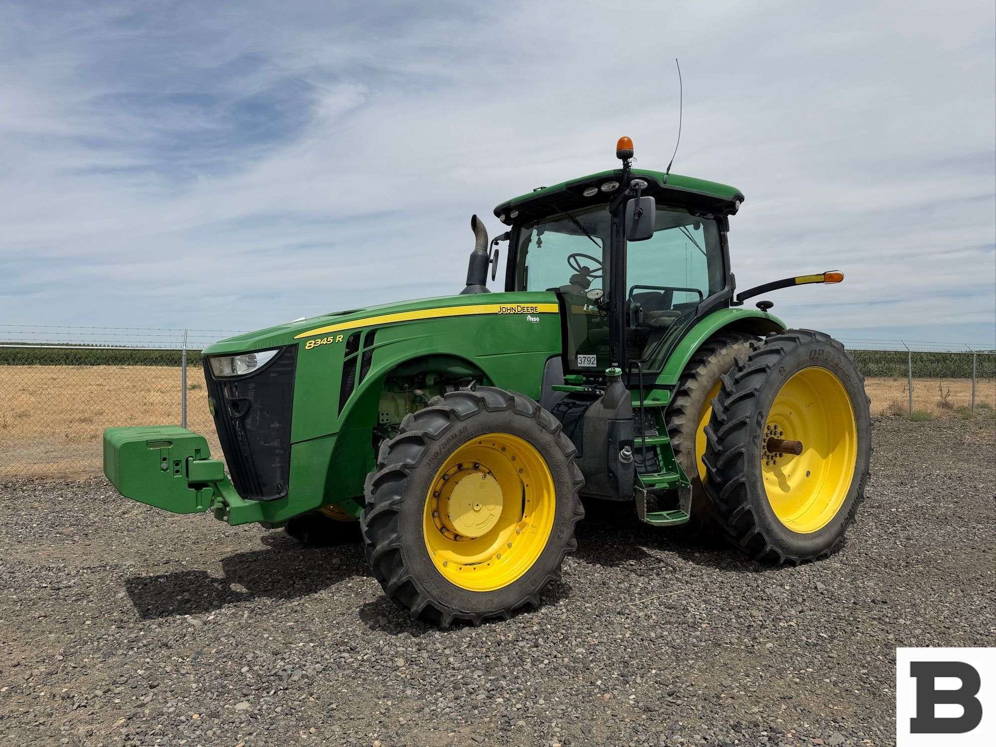 2014 John Deere 8345R Equipment Image0