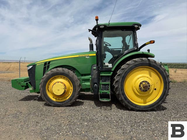 Image of John Deere 8345R equipment image 2